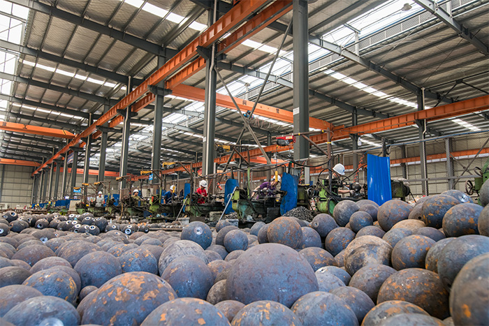 三清山网架配件车间